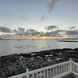 https://sol-y-mar-corralejo.in-canary-islands.com